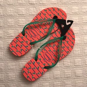 NWT Havaianas - with chili peppers!